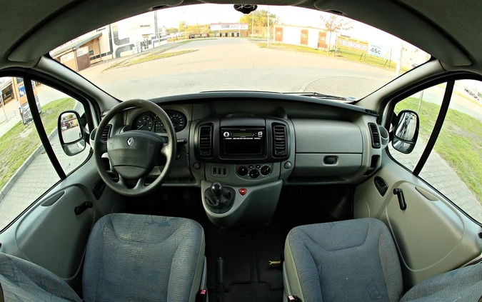 Renault Trafic cena 27900 przebieg: 260000, rok produkcji 2004 z Gostynin małe 667